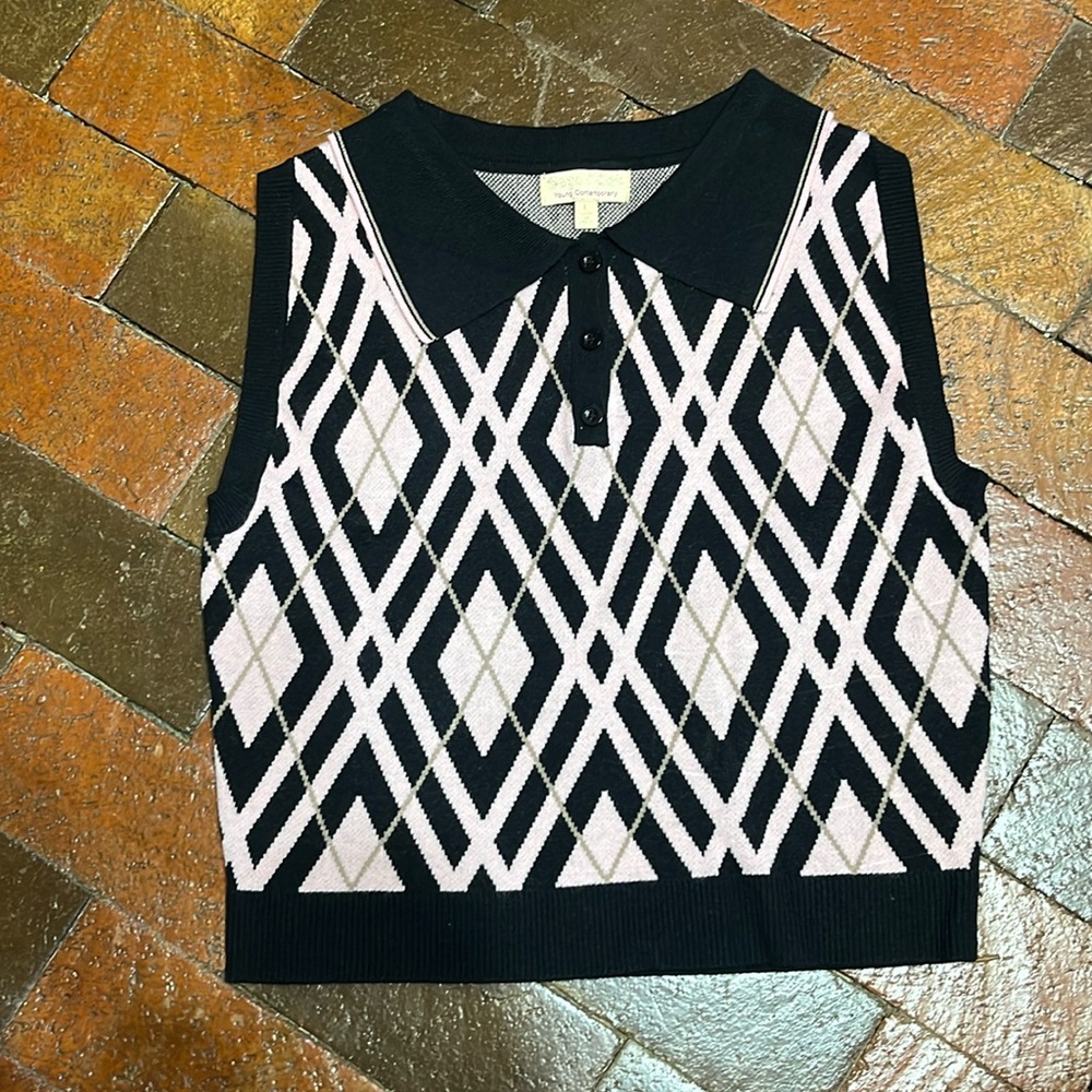 Sage & Oak JUNROR LARGE  black & pink geometric design knit vest 2232